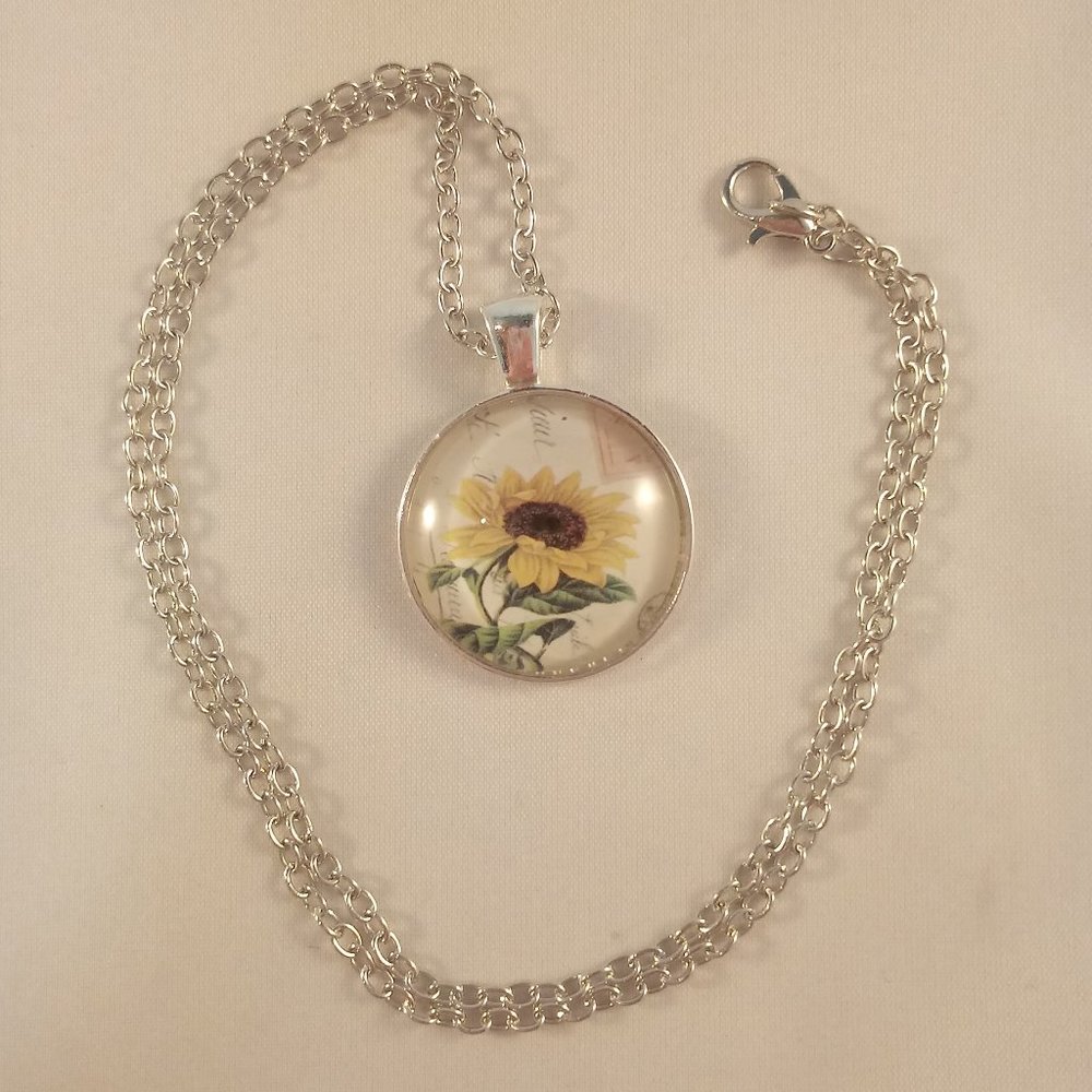 Silver Sunflower Glass Cabochon Necklace - Picture 3 of 3